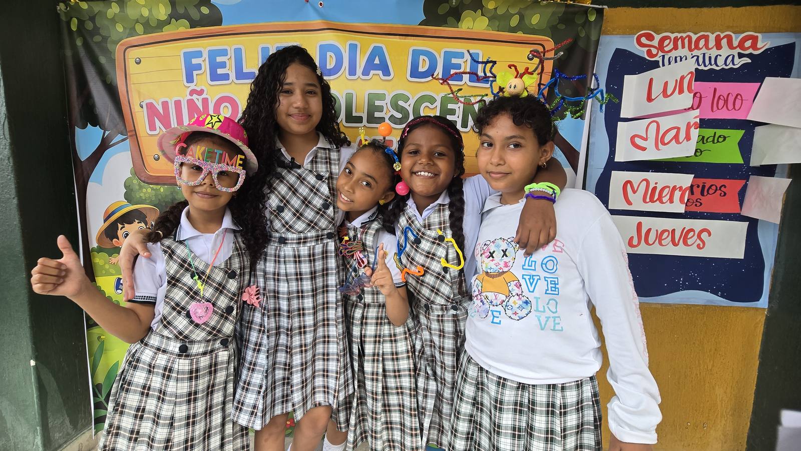 Estudiantes de FUNCEPAL durante una jornada escolar